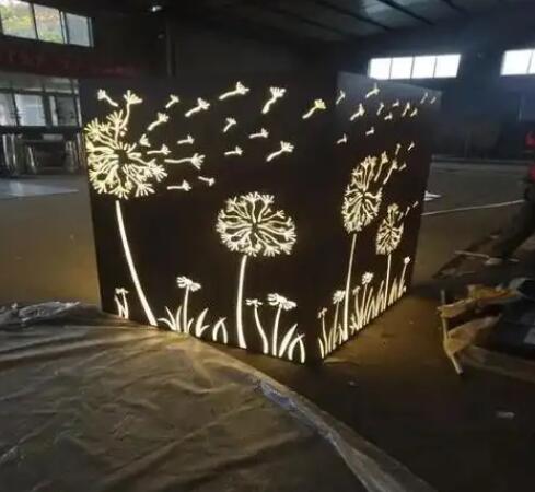 洛隆耐候钢灯箱